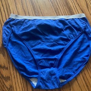 Women’s sz 8 panties